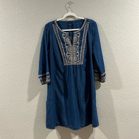 J. Jill Denim Womens M Embroidered Indigo Dress Knee Length Split Neck - Picture 1 of 9